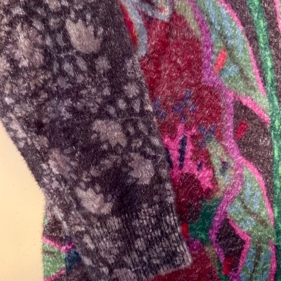 Natural Life Sweater - Picture 4 of 4